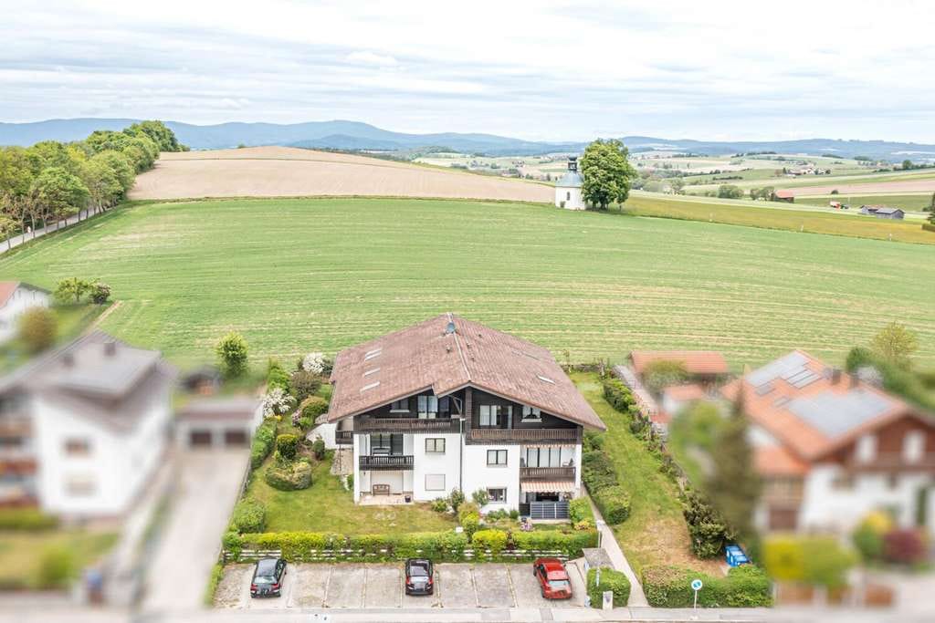 Immobilie in Neukirchen beim Heiligen Blut - Gepflegtes Dachgeschoss mit Blick ins Grüne und Wohlfühlambiente - Bild 4