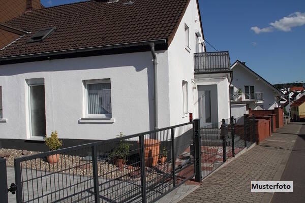 Immobilie in Gauting - Einfamilien-Reihenendhaus mit Carport in nachgefragter Wohnlage - Bild 0