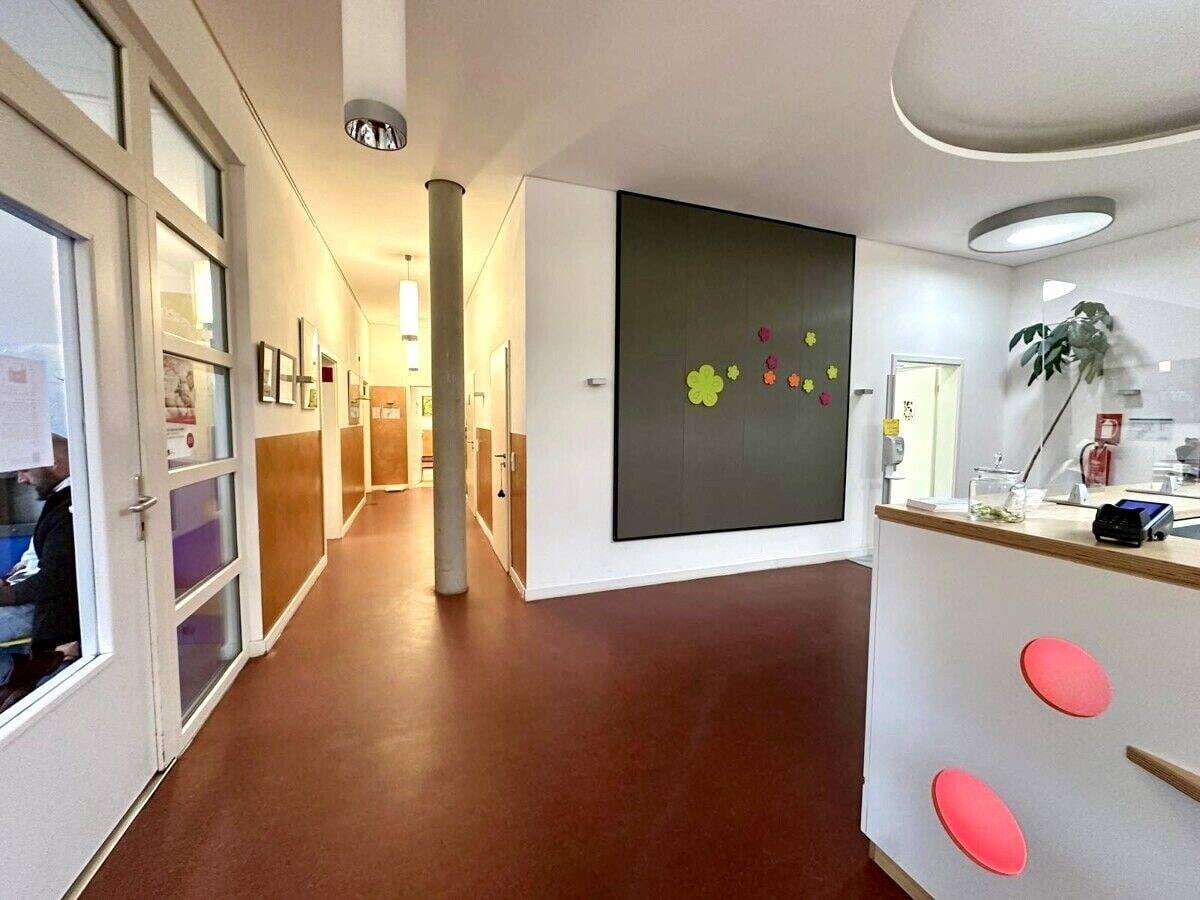 Immobilie in Dannenberg - Ertragsstarkes Stadtobjekt mit Praxen, Büros, Bäckerei, Café & Penthouse - Neuaufbau 2014 - Bild 0