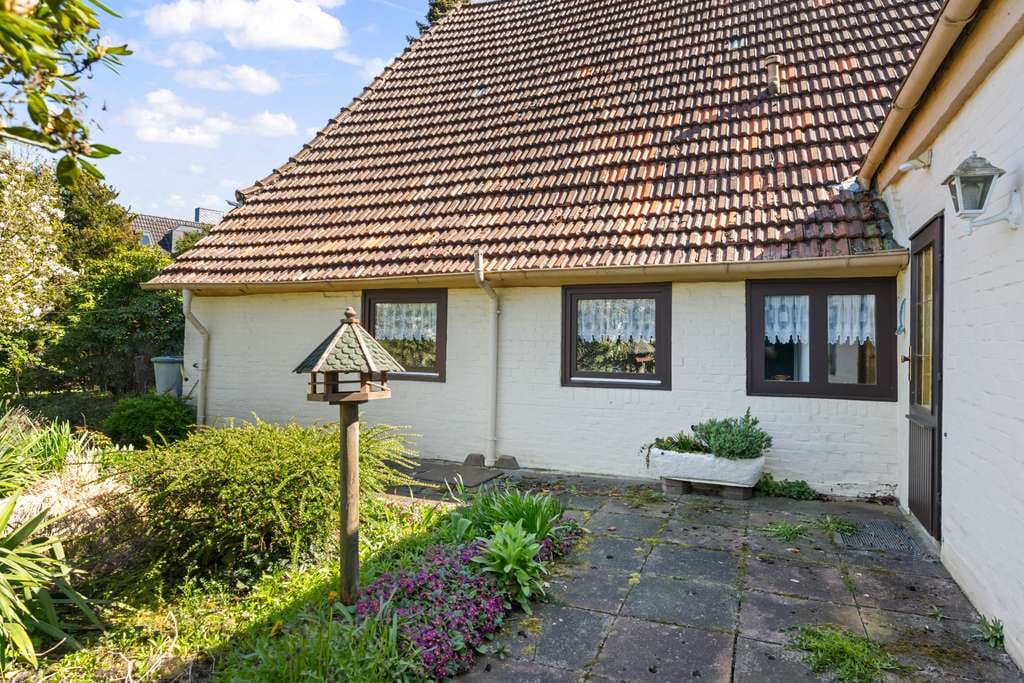 Immobilie in Osterholz-Scharmbeck - Historisches Sanierungsobjekt mit großzügigem Grundstück und vielseitigem Entwicklungspotenzial in z - Bild 3