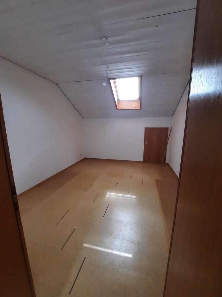 Immobilie in Traunreut - 3-Zimmer DG-Wohnung, 84 qm, zentrumsnah, provisionsfrei - Bild 3