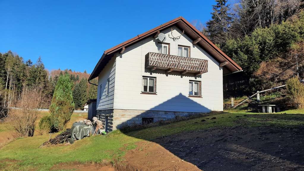 Immobilie in Jandelsbrunn - Bei Jandelsbrunn - Neuer Preis! Uriges Haus am Waldesrand für nur 229.000,-- - Bild 0