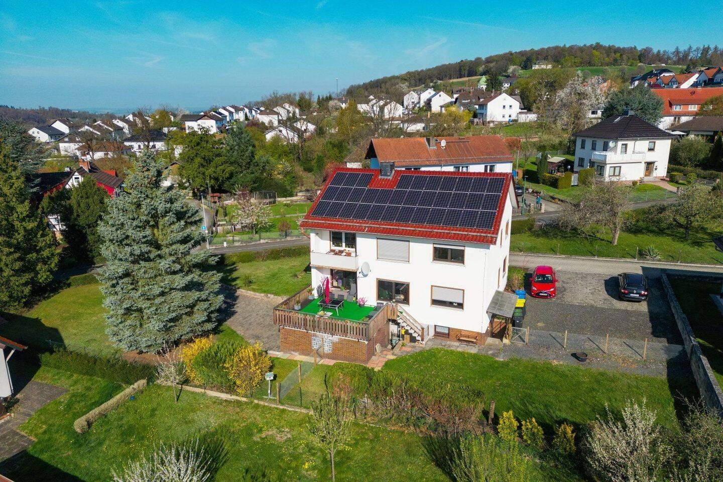 Immobilie in Neukirchen - Zweifamilienhaus mit großem Grundstück & Baupotenzial in Toplage von Neukirchen - Bild 0