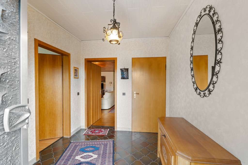 Immobilie in Wesseling - Großzügiger Bungalow mit Gestaltungsspielraum – Komfortables Wohnen auf einer Ebene - Bild 3
