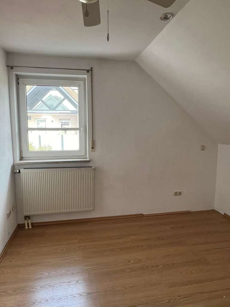 Immobilie in Zapfendorf - Schöne Dachgeschosswohnung mit herrlichem Ausblick - Bild 1