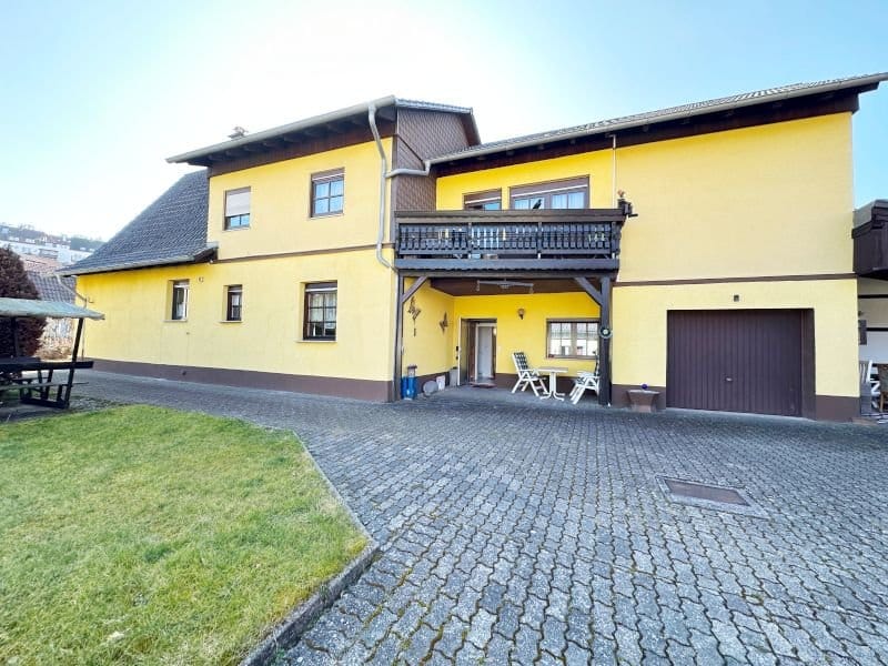 Immobilie in Hauenstein - Wohnen wo andere Urlaub machen. Gepflegtes Familienhaus mit ideenreichem Potenzial in idyllischer La - Bild 1