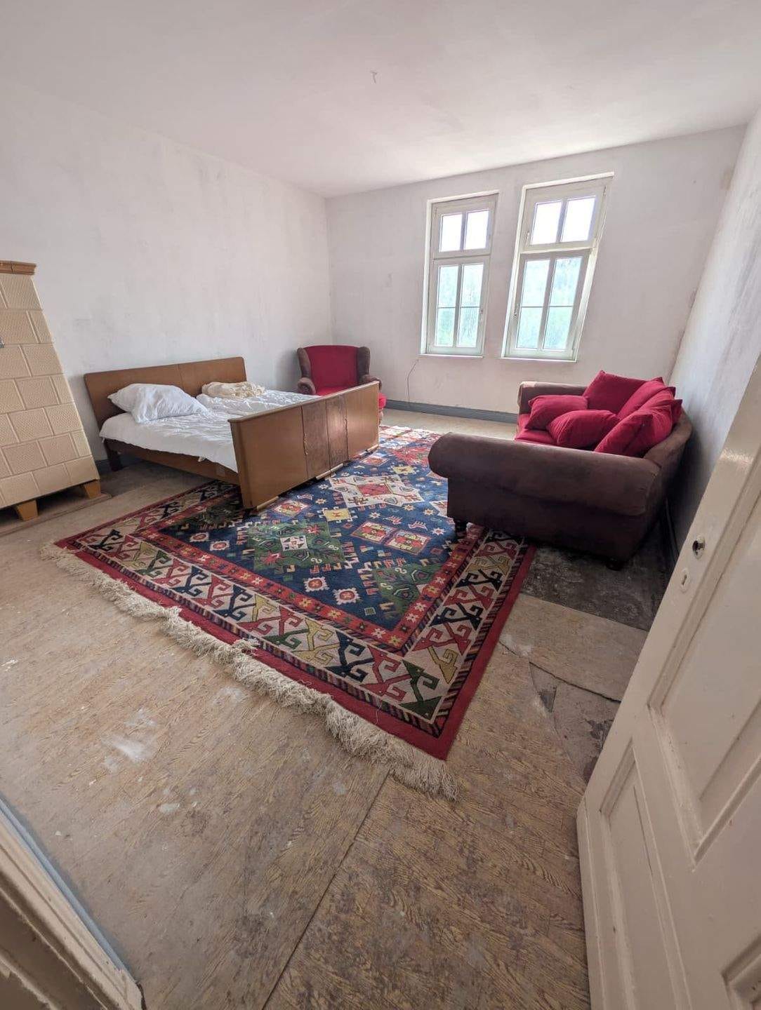 Immobilie in Bützow - Großzügige Altbauwohnung mit Kachelöfen im historischen Bahnhof (ca. 180 m²) - Bild 2