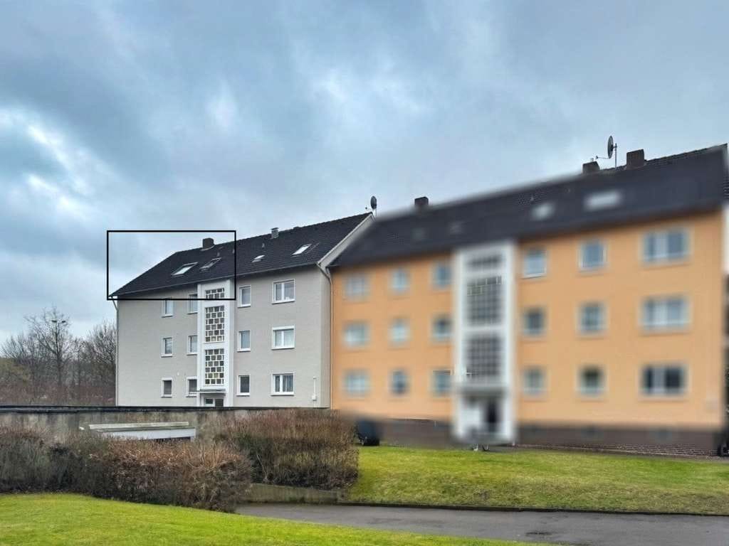 Immobilie in Hameln - Wohnen unterm Dach: 98 qm, 4 Zimmer, Klütberg-Blick - Bild 0