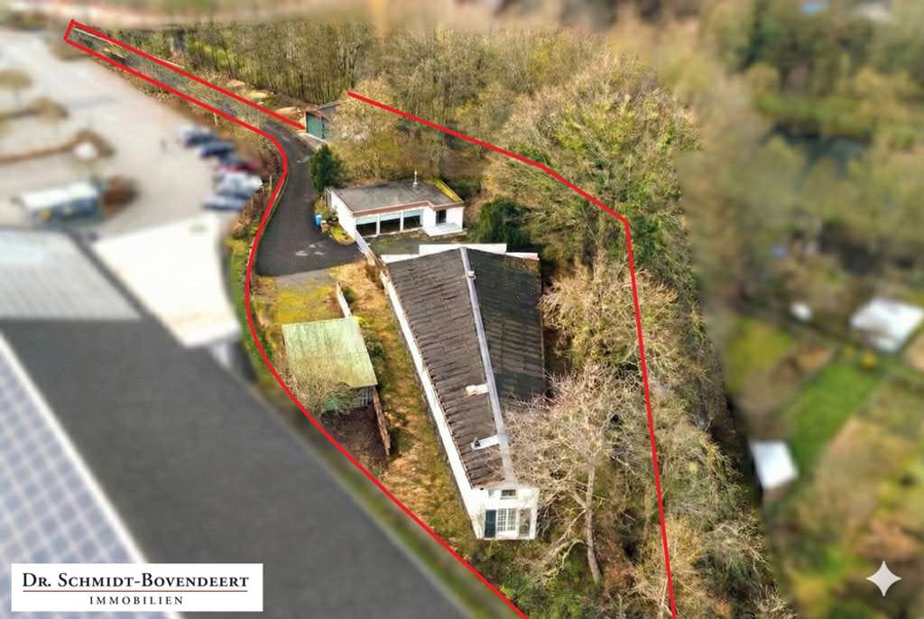 Immobilie in Mittelhof - Großzügiges Anwesen (ca. 3.397 m²) mit Wohnhaus (ca. 240 m²) & Nebengebäude (Atelier, Praxis) im Grü - Bild 0