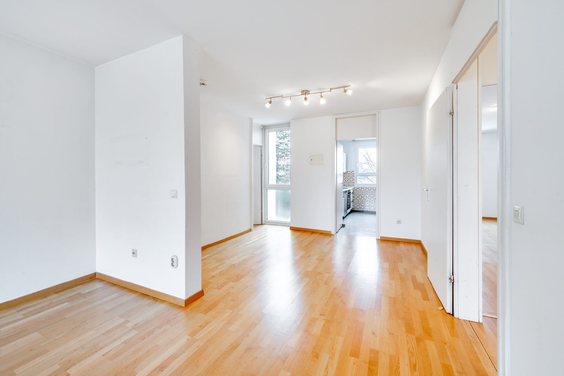 Immobilie in Hohenbrunn - AIGNER - Ideal geschnittene 3-Zimmer Wohnung mit Südbalkon in Ottobrunn - Bild 3