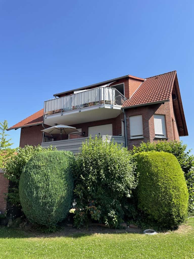 Immobilie in Bad Nenndorf - Schöne 3 Zimmer Dachgeschosswohnung in TOP Lage - Bild 0