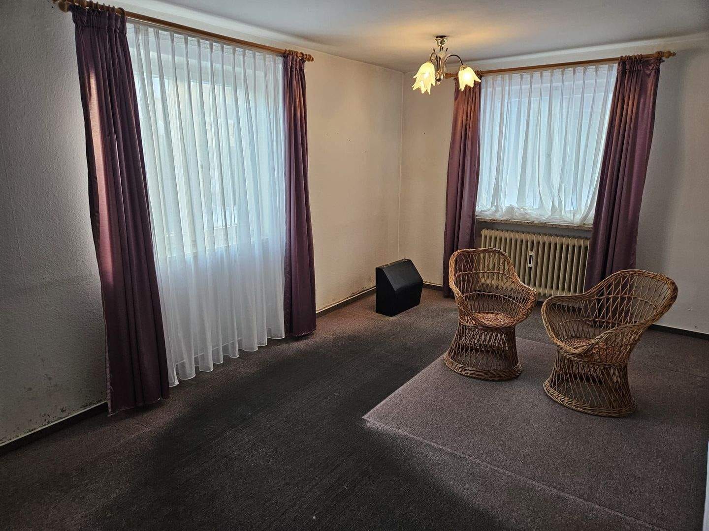Immobilie in Oberstaufen - Seltene Gelegenheit im Allgäu: 2-Familienhaus mit großem Entwicklungspotenzial - Bild 1