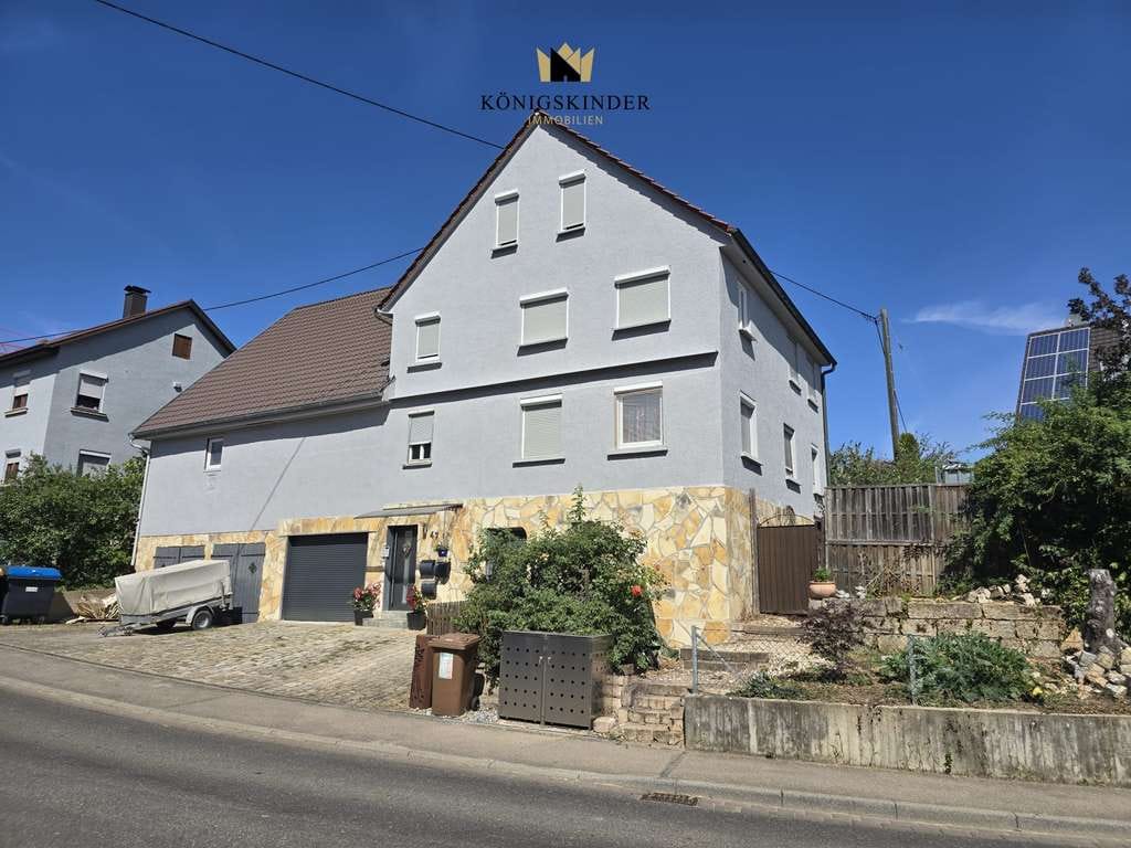 Immobilie in Altdorf - 3-Familienhaus für Individualisten in Altdorf - Bild 0