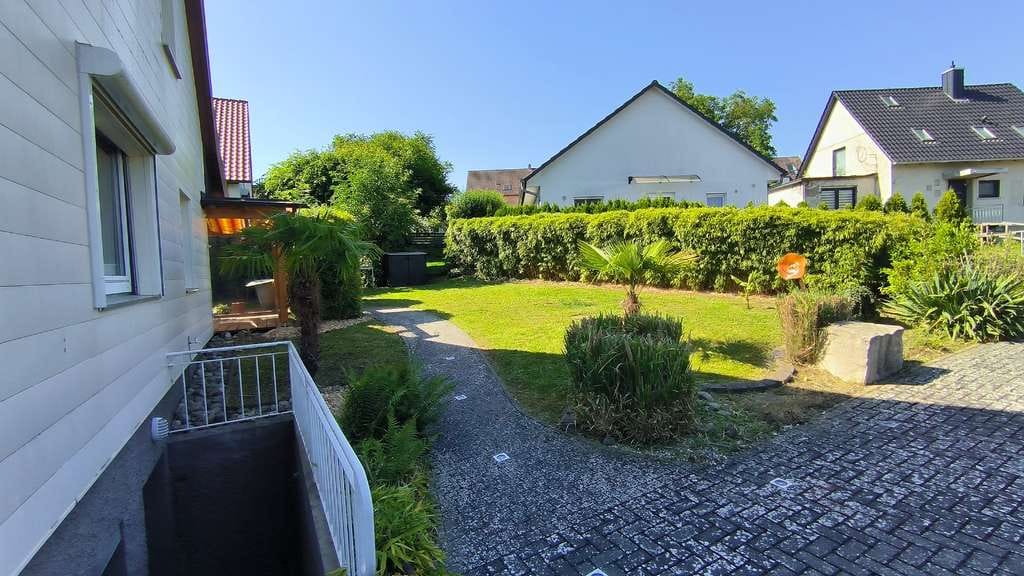 Immobilie in Ölbronn-Dürrn - Familienfreundliches Einfamilienhaus mit viel Platz und Garten - Bild 3