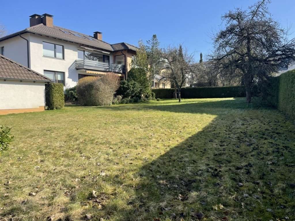 Immobilie in Bovenden - Eigennutzung und Kapitalanlage: Repräsentatives Zweifamilienhaus mit herrlichem Grundstück - Bild 2