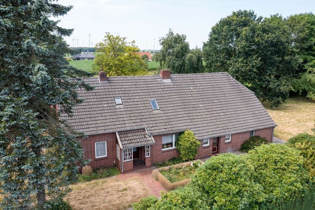 Immobilie in Utarp - Solides Landhaus mit großem Grundstück bietet viele Möglichkeiten - Bild 1