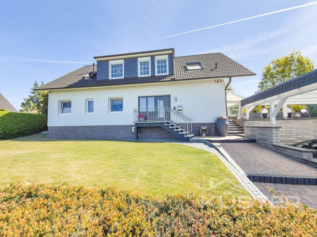 Immobilie in Obernkirchen - KÜSTER IMMOBILIEN präsentiert: PROVISIONSFREI FÜR DEN KÄUFER! Exklusives Wohnen mit viel Platz - Bild 0