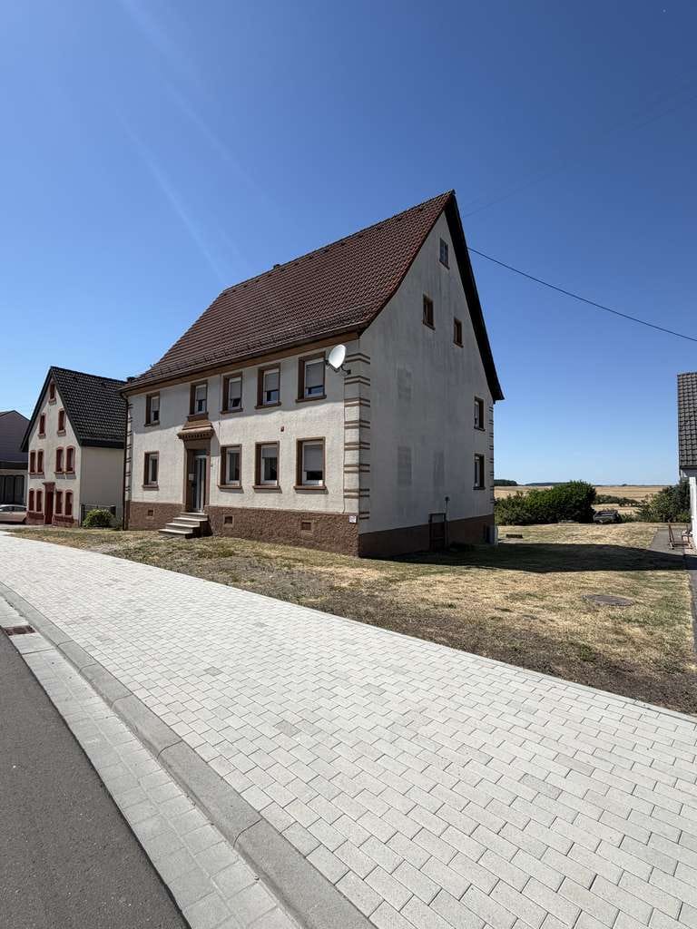 Immobilie in Höheischweiler - Charmanter Altbau mit viel Platz und großem Potenzial - Bild 0