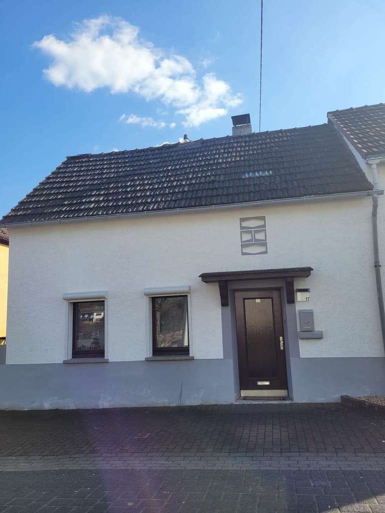 Immobilie in Niederelbert - attraktives Einfamilienhaus in der beschaulichen Gemeinde Niederelbert - Bild 2