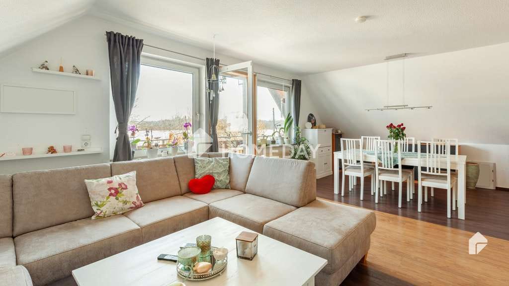 Immobilie in Sarstedt - Sonniges Wohnglück in ruhiger Lage: bezugsfreie 3-Zimmer-DG-Wohnung mit Ost-Balkon - Bild 0