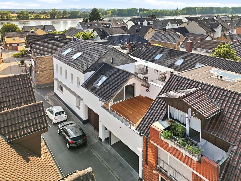 Immobilie in Niederkassel - Modernisierte Hofanlage mit 6 Einheiten in Rheinnähe- ideal für Eigennutzer & Investoren - Bild 2