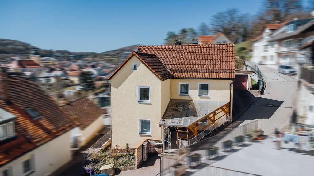 Immobilie in Beratzhausen - Einfamilienhaus mit Garten zur individuellen Gestaltung! - Bild 3