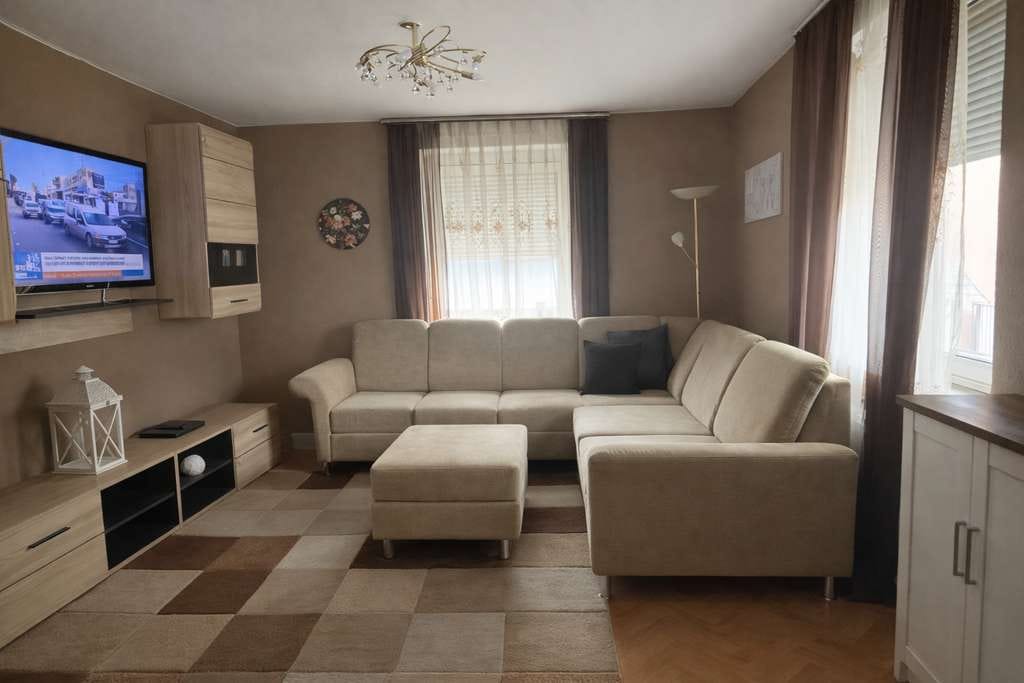 Immobilie in Grünsfeld - Charmantes Einfamilienhaus mit großräumigem Anbau - Ideal für Ihre Wohnträume und Projekte! - Bild 1