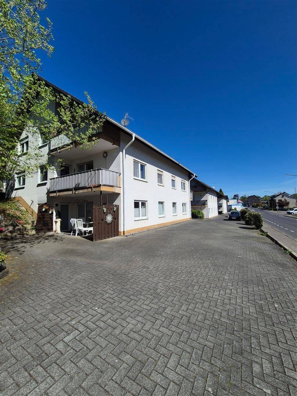 Immobilie in Waldbröl - 5-Parteienhaus mit 7 Stellplätzen - Bild 0
