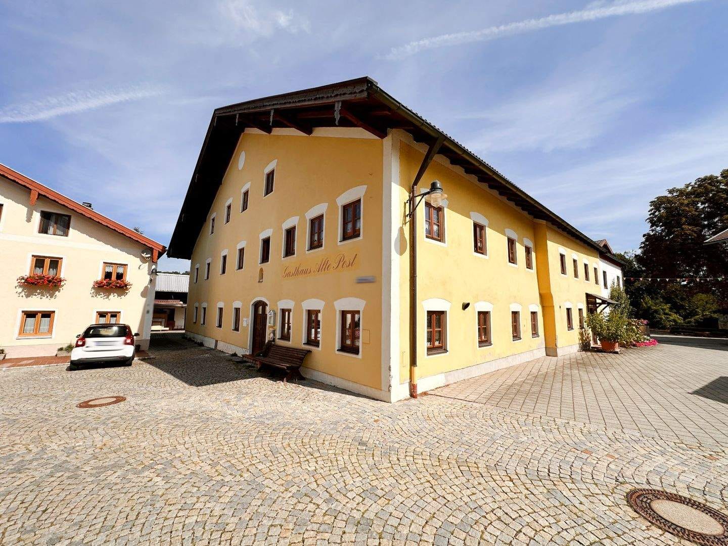 Immobilie in Gars am Inn - Kernsaniertes Altstadthaus - Wohnen und Arbeiten, sowie Gastronomie - Bild 1