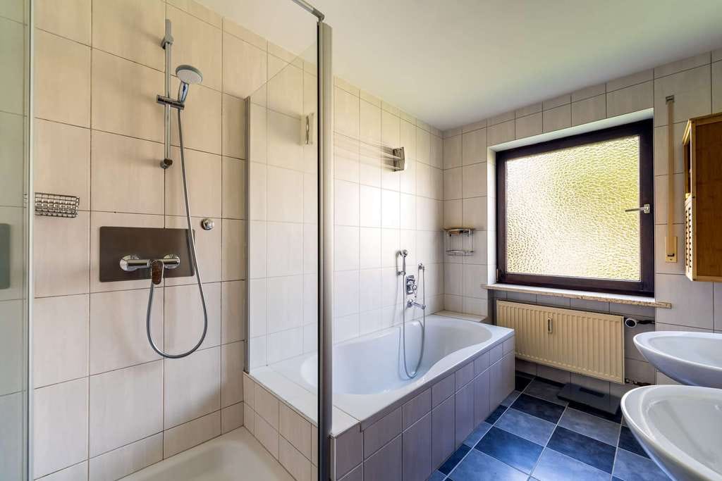Immobilie in Obertaufkirchen - Solides 3-Familienhaus in Schwindegg - sichere, wertbeständige Investition! - Bild 5