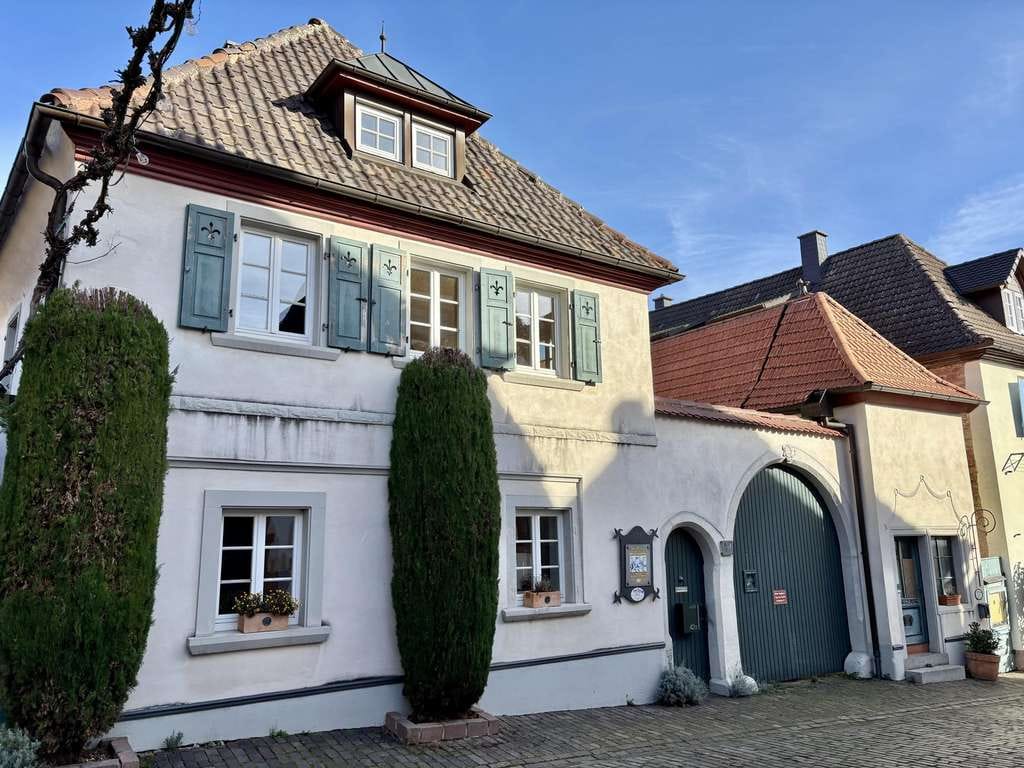 Immobilie in Rhodt unter Rietburg - Einmalige Chance in der Theresienstraße von Rhodt - Charmantes Haus plus zwei Ferienwohnungen - Bild 0