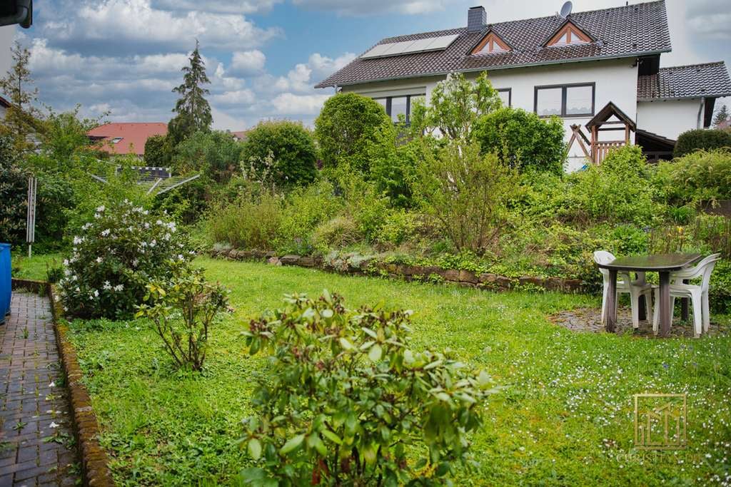 Immobilie in Kirchheimbolanden - Christian Dik Immobilien / Gepflegtes 3-Familienhaus mit viel Platz & Solaranlage - Bild 4