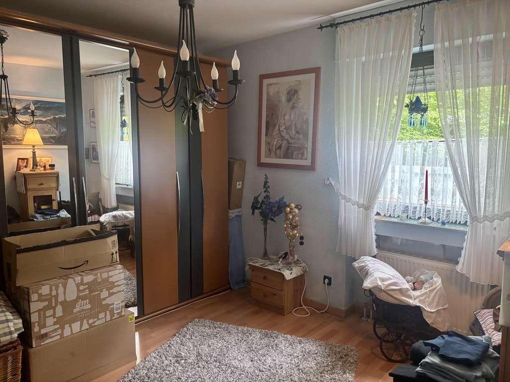 Immobilie in Altenkirchen (Westerwald) - Kompakte und gepflegte Souterrainwohnung in ruhiger und beliebter Ortsrandlage von Altenkirchen! - Bild 1