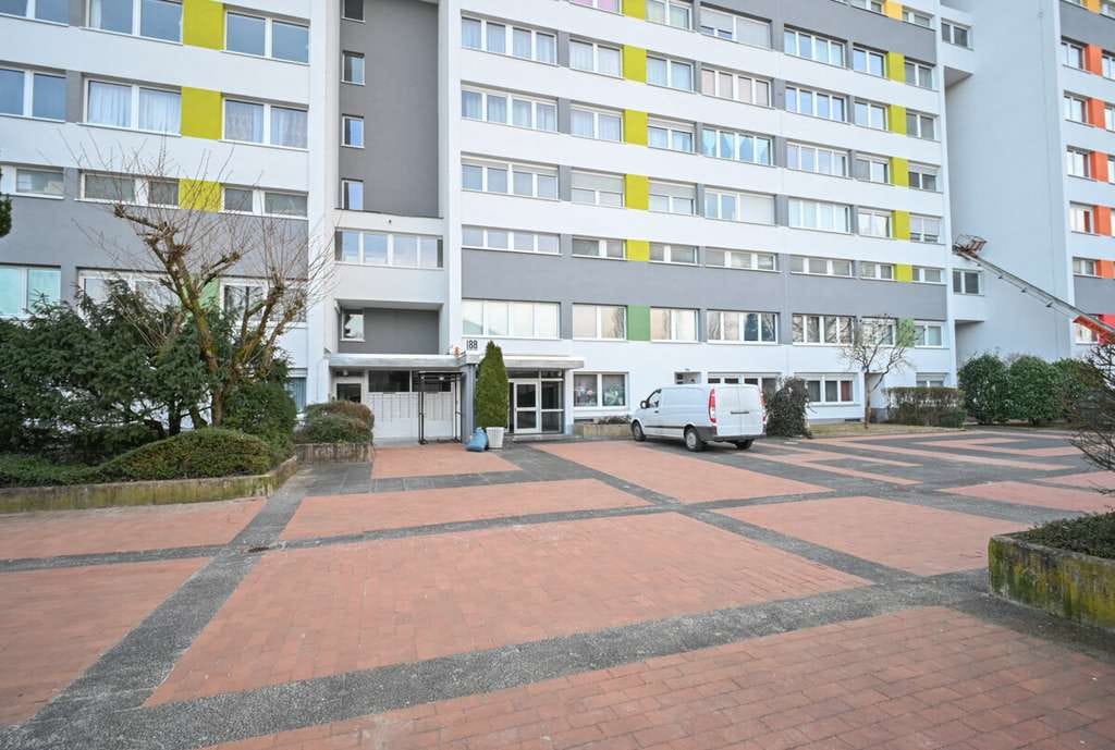 Immobilie in Rodgau - DIETZ: 2-Zimmer-Obergeschosswohnung in Rodgau Nieder-Roden - wenige Minuten vom Bahnhof entfernt! - Bild 1