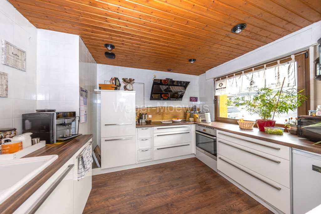 Immobilie in Overath - Wohnhaus mit 3 Einheiten (Energieklasse B) - Eigennutzung u. Vermietung ideal kombinierbar - Bild 2