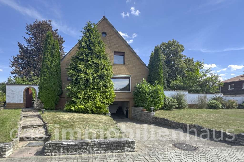 Immobilie in Cremlingen - Großzügiges Wohnhaus mit 1640 m² Grundstück im Ortskern von Schandelah - Bild 2