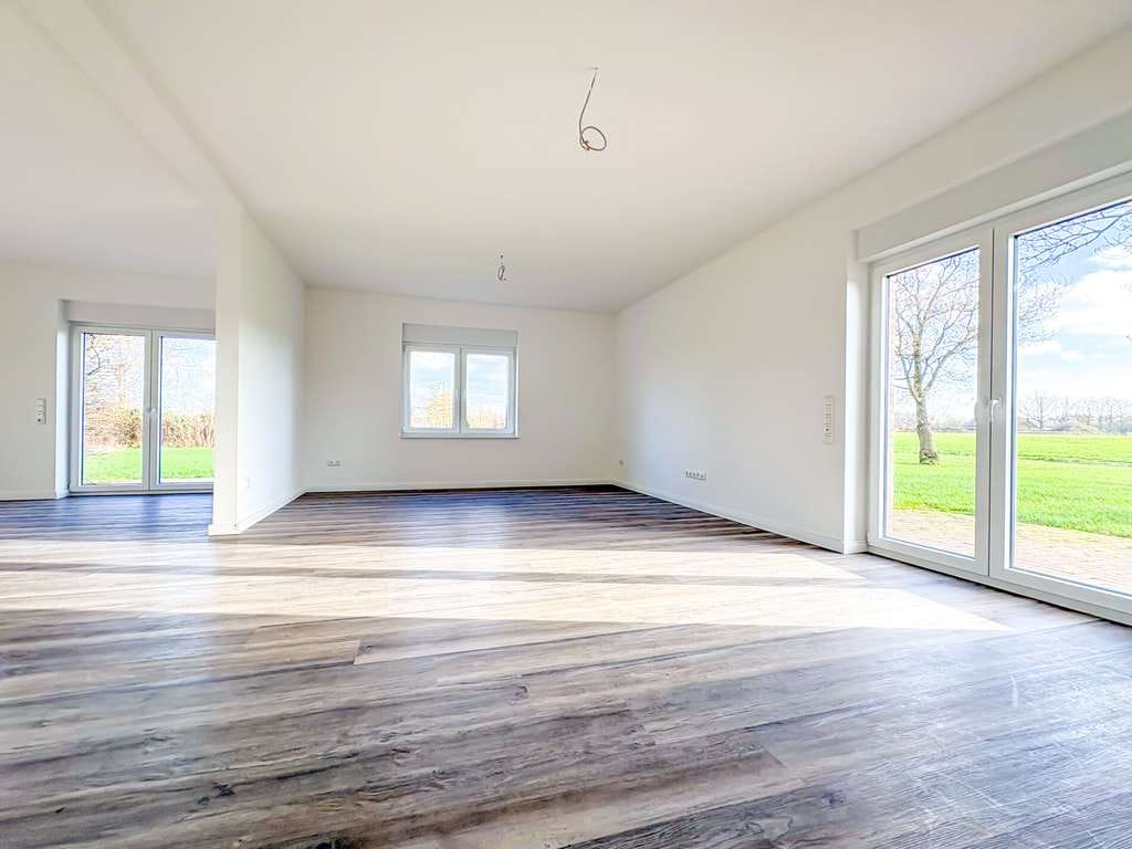 Immobilie in Moorweg - Wo Freiheit zuhause ist – Sanierter Resthof bei Esens mit Wiesen,Weite und viel Platz für Vierbeiner - Bild 4