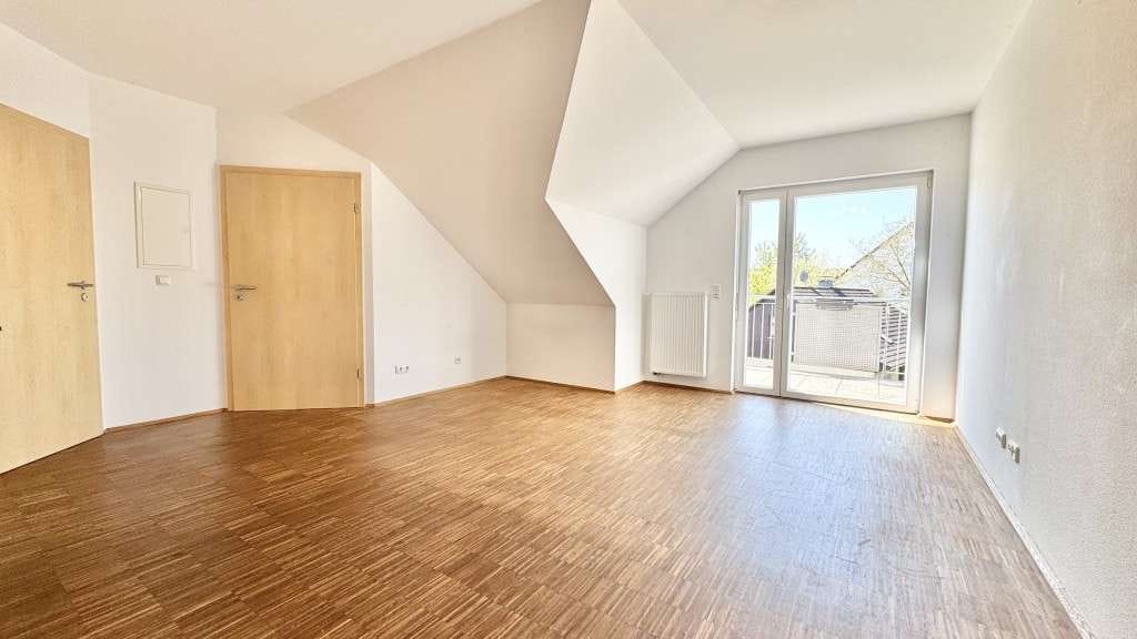 Immobilie in Oestrich-Winkel - ** Oestrich: 2-Zimmer-Wohnung im Dachgeschoss in der Senioren-Residenz ** - Bild 1