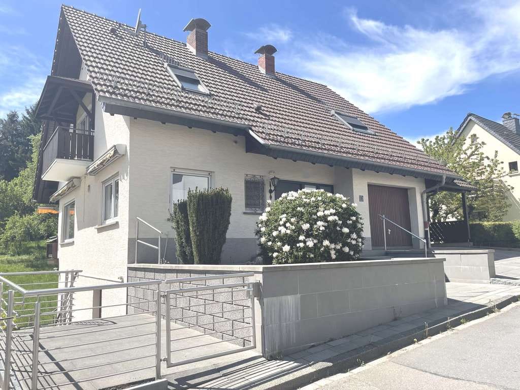 Immobilie in Neckarsteinach - Freistehendes Einfamilienhaus mit Einliegerwohnung und Blick ins Grüne - Bild 0