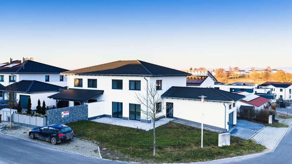 Immobilie in Oberschneiding - Top Angebot / Energieeffizienzklasse A+ / schönes, ruhiges Wohngebiet / einfach einziehen! - Bild 1