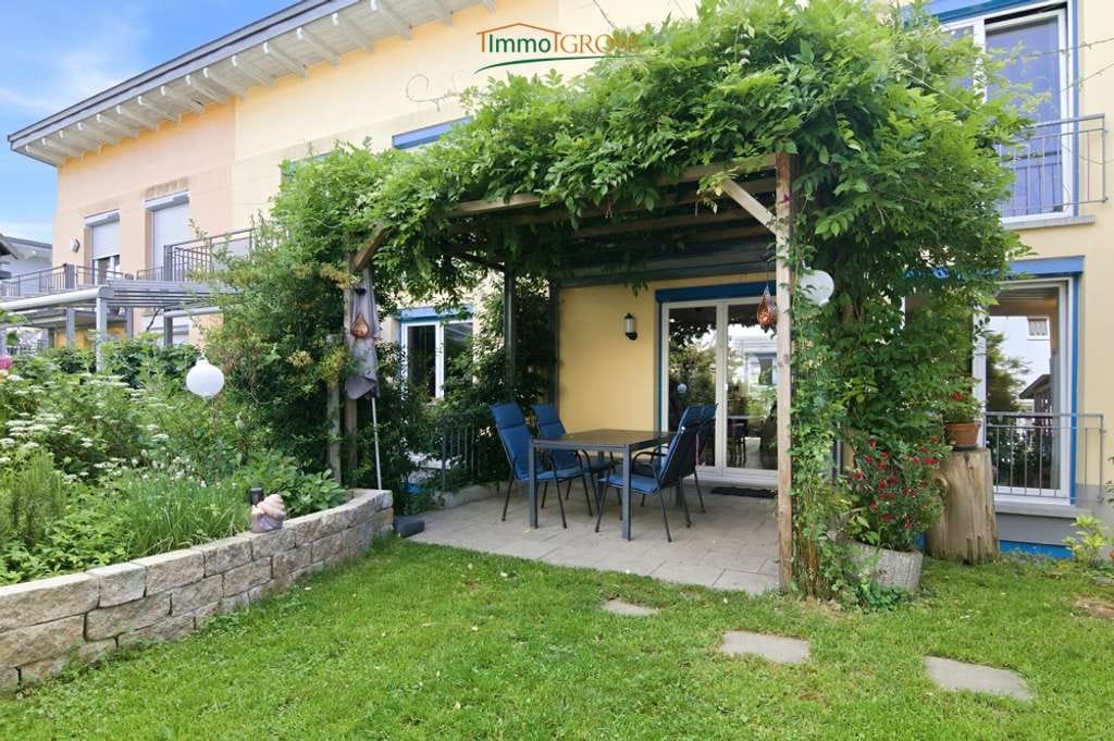 Immobilie in Maulburg - Stilvolles Reiheneckhaus in Maulburg mit A+ Energieeffizienz, Garten & Carport - Bild 1