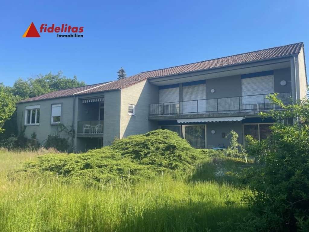 Immobilie in Linkenheim-Hochstetten - Großes vollunterkellertes Einfamilienhaus mit Einliegerwohnung und großem Grundstück - Bild 0
