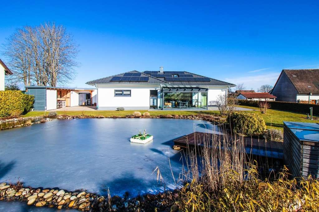 Immobilie in Eschbronn - Exklusiver Bungalow mit Schwimmteich, Preis VB, Besichtigung lohnt sich - Bild 0