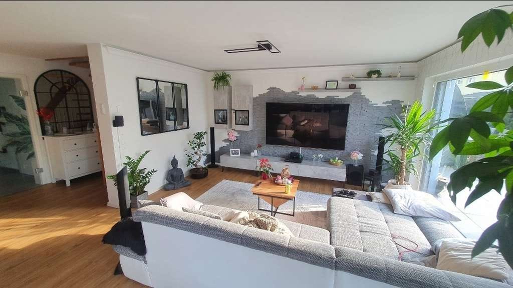 Immobilie in Argenbühl - Neuwertige DHH (BJ 2020) mit PV, Wärmepumpe & Traumterrasse – ruhige Familienlage - Bild 2