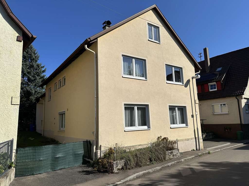Immobilie in Ofterdingen - Sehr gepflegtes Haus mit Scheune im Zentrum von Ofterdingen - frei und sofort beziehbar ! - Bild 1