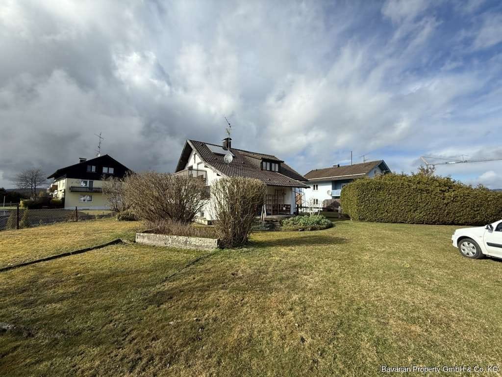 Immobilie in Mitterfels - Einzigartige Lage in Mitterfels - Einfamilienhaus mit über 2500 m² Grundstück - Bild 2