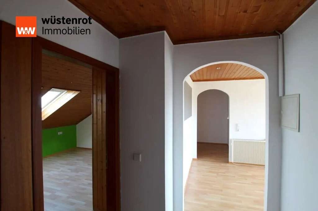 Immobilie in Rheinstetten - *BESTLAGE RHEINSTETTEN-FORCHHEIM: Charmante 3-Zimmer DG-Wohnung, Balkon, Keller, aktuell vermietet* - Bild 1