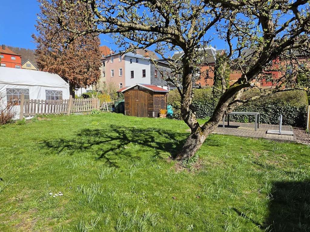Immobilie in Sonneberg - Investment mit Steigerungspotential - Charmantes Backsteinhaus mit 4 Wohneinheiten in Innenstadtlage - Bild 2