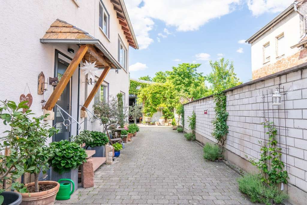 Immobilie in Friedelsheim - Vielseitiges 1-2-Familienhaus mit Halle, Hof und Garten in Friedelsheim! - Bild 1