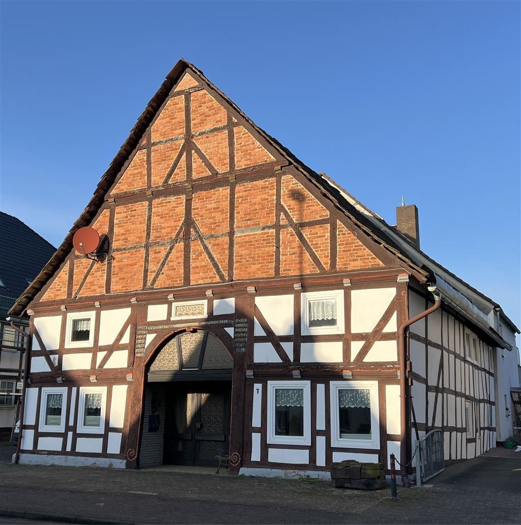 Immobilie in Lauenförde - Lauenförde - Zweifamilienhaus mit Garage und Garten - Bild 2